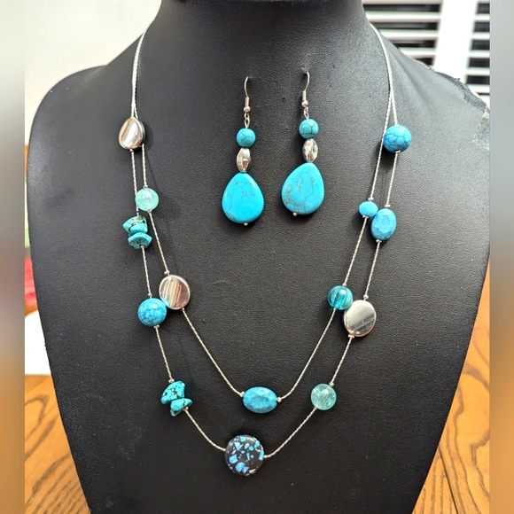 unbranded Jewelry - - Elegant Turquoise  Jewelry Set. Faux. 22 Inches. Earrings 2 Inches.